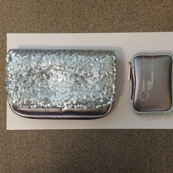 NWT Ear Bud and Charger Case - Picture 6 of 11